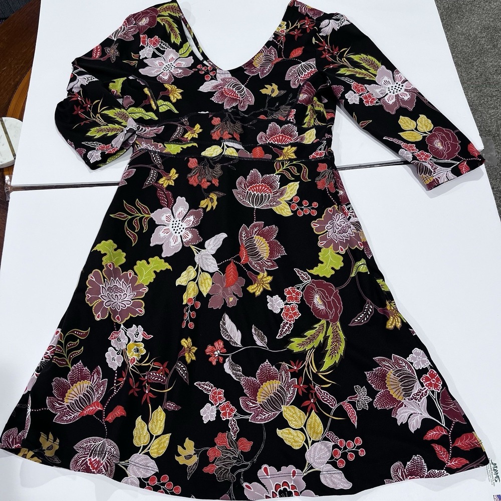 Title Nine Dress XS Patchwork V-neck Pocket Stretch Empire Waist Dark Floral